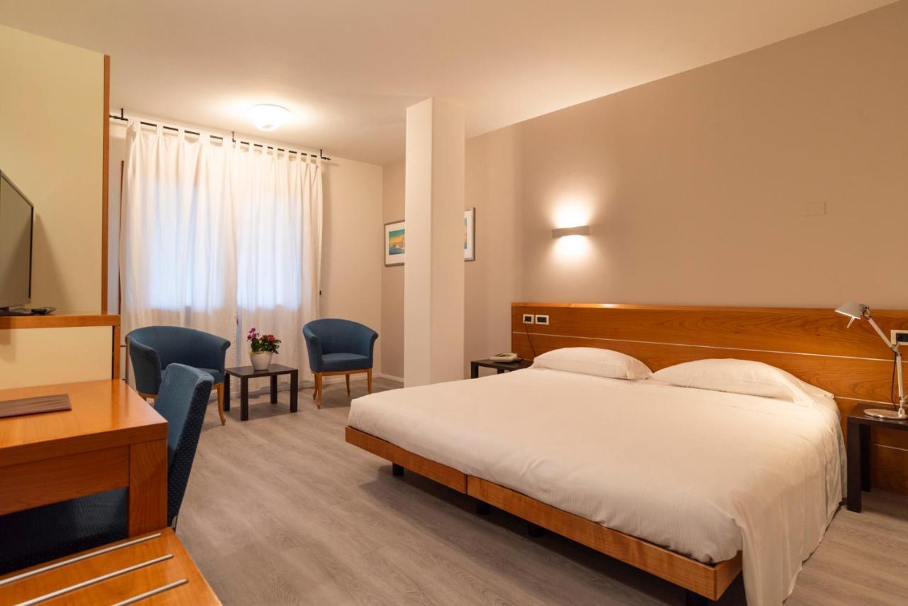 Ca' Delle Rose Hotel Castelfranco Veneto Exterior photo