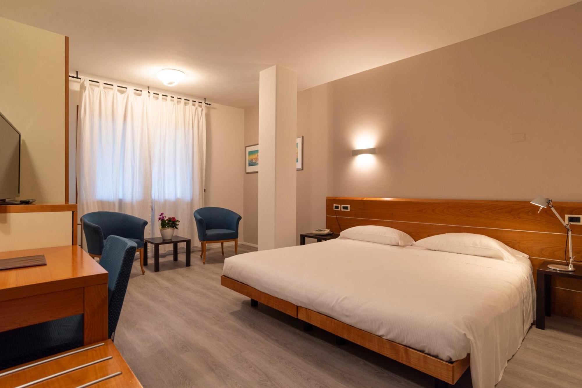 Ca' Delle Rose Hotel Castelfranco Veneto Exterior photo