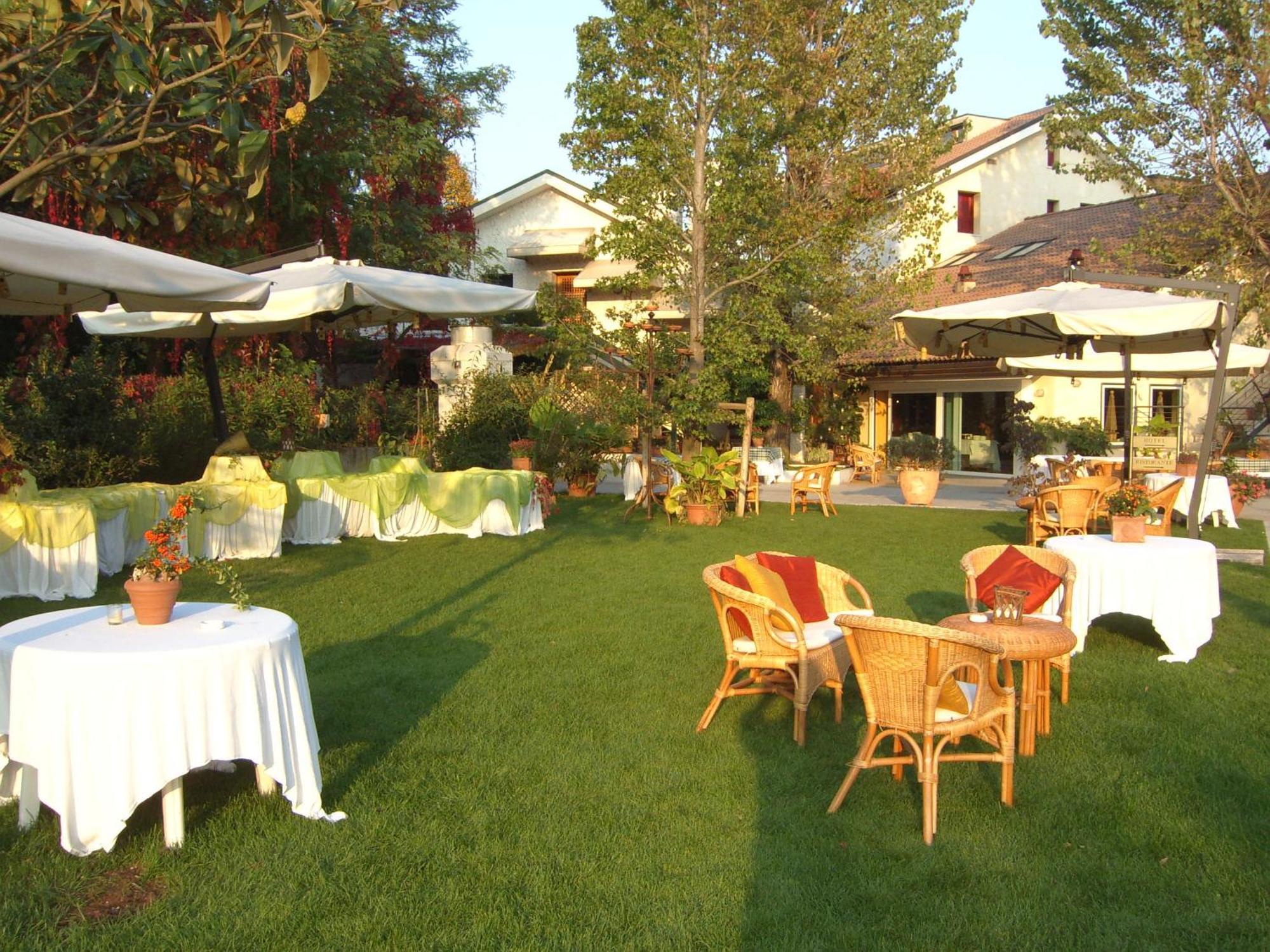 Ca' Delle Rose Hotel Castelfranco Veneto Exterior photo