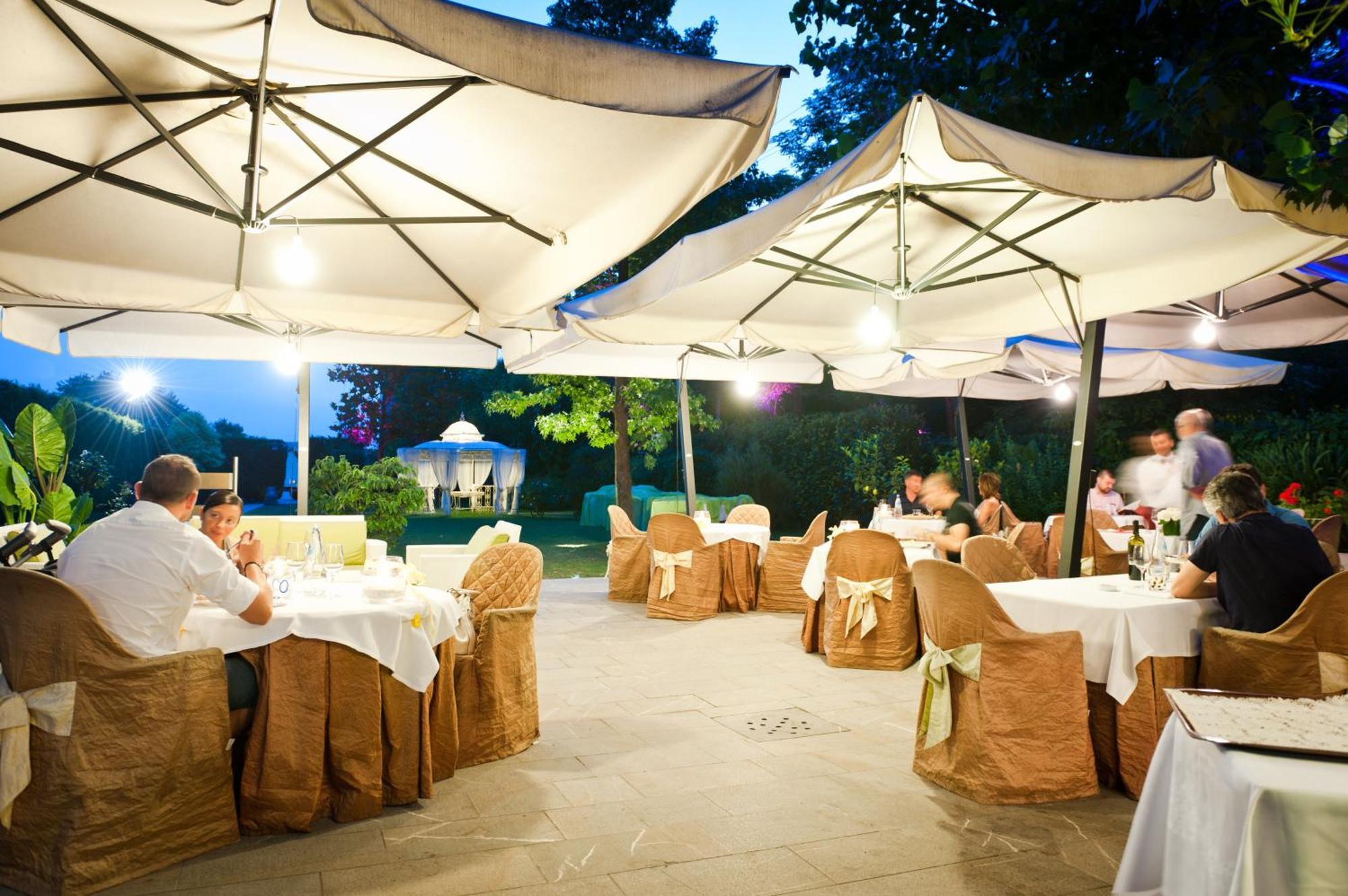 Ca' Delle Rose Hotel Castelfranco Veneto Exterior photo